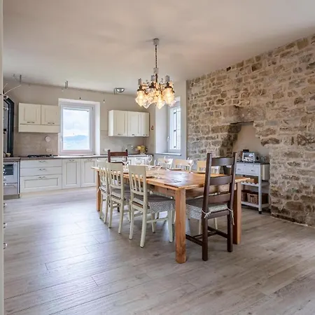 4 Bedroom Nice In Holiday home