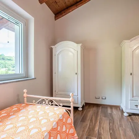 4 Bedroom Nice In Holiday home *