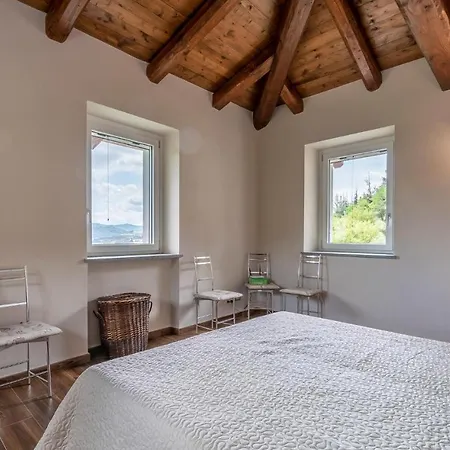 4 Bedroom Nice In Castino