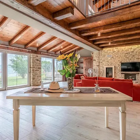 4 Bedroom Nice In * Castino